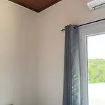Daire Olga's Sea & Garden View Studios, 400m From *