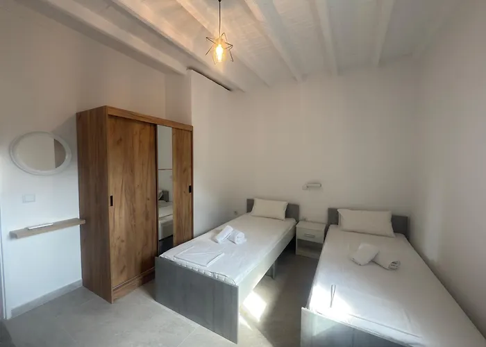 Olga'S Sea & Garden View Studios, 400M From Ipsos Beach Apartman