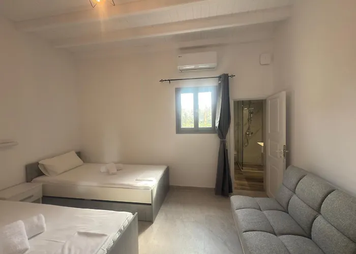 Olga'S Sea & Garden View Studios, 400M From Ipsos Beach *