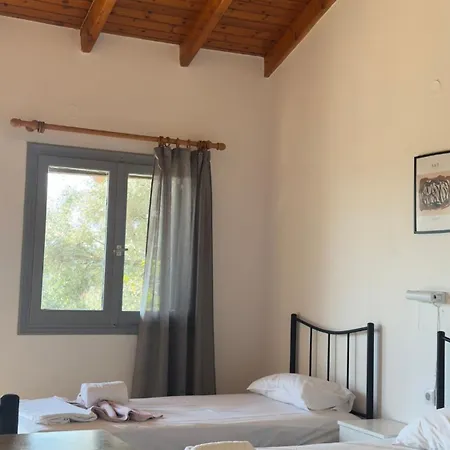 Olga's Sea & Garden View Studios, 400m From * イプソス
