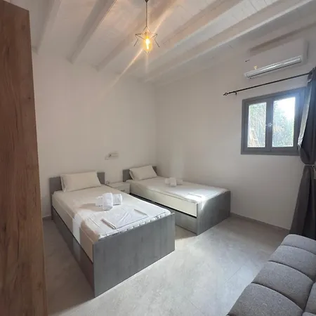 Olga's Sea & Garden View Studios, 400m From Ípszosz