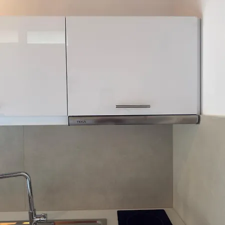 Apartman Olga's Sea & Garden View Studios, 400m From
