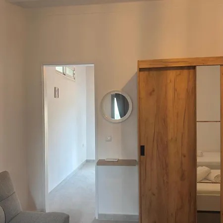 Olga's Sea View Studios, 400m From *