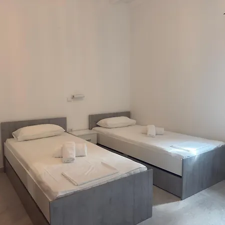 Olga's Sea & Garden View Studios, 400m From Apartman