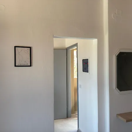 Olga's Sea & Garden View Studios, 400m From *