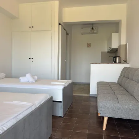 Olga's Sea View Studios, 400m From *