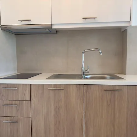 Apartman Olga's Sea & Garden View Studios, 400m From