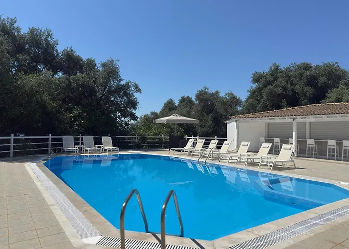 Olga's Sea View Studios, 400m From Ipsos