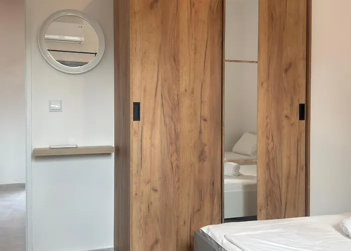 Апартаменты Olga's Sea View Studios, 400m From Ипсос