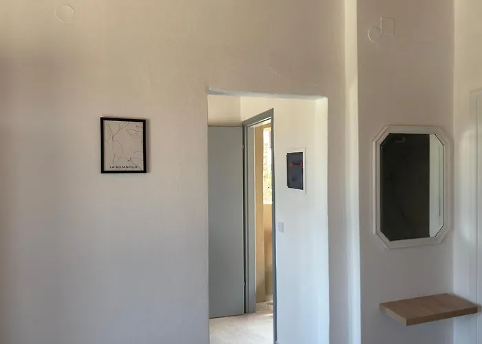 Olga's Sea View Studios, 400m From *