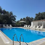 Olga's Sea & Garden View Studios, 400m From Ýpsos
